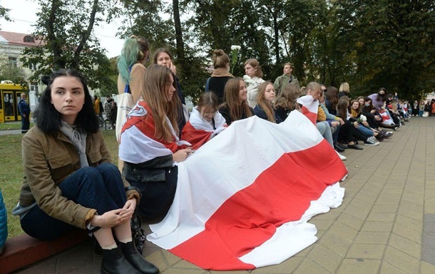 У Білорусі проходять сидячі страйки студентів