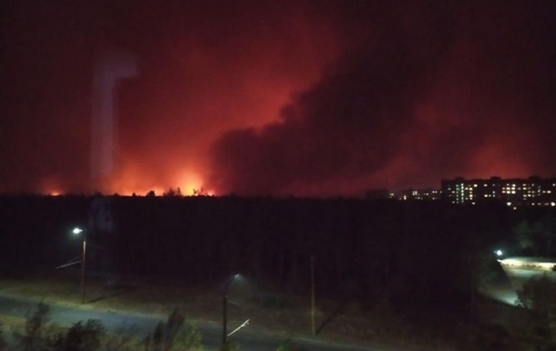 Пожежа на Луганщині: вогонь підібрався до Сєверодонецька