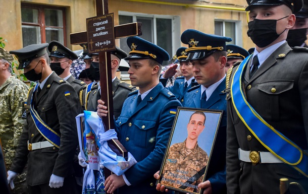 У Миколаєві та на Житомирщині прощаються із загиблими в Ан-26