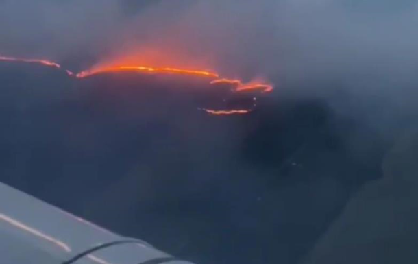 Пожар военного склада в РФ показали с самолета