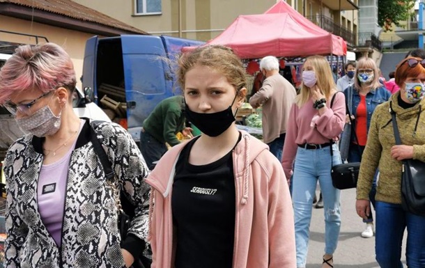 Коронавірус: Польщу накрила друга хвиля, уряд запроваджує масковий режим