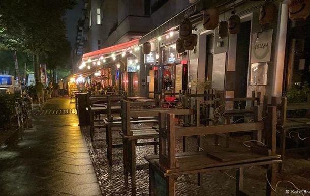 Берлін заборонив нічну роботу барів і ресторанів