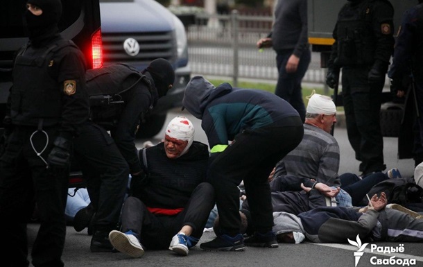 Водометы и раненые. Жесткий разгон акции в Минске