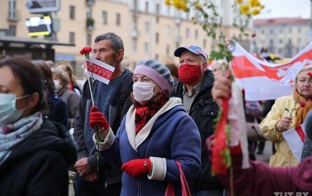 Мінськ пояснив, чому на марші пенсіонерів застосували сльозогінний газ