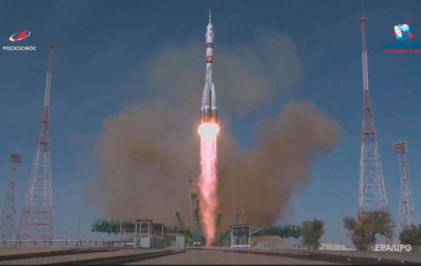 Росія запустила ракету Союз з новим екіпажем МКС