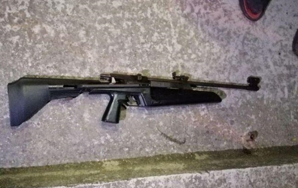 В автомобіль кандидата у депутати міськради Запоріжжя стріляли із гвинтівки