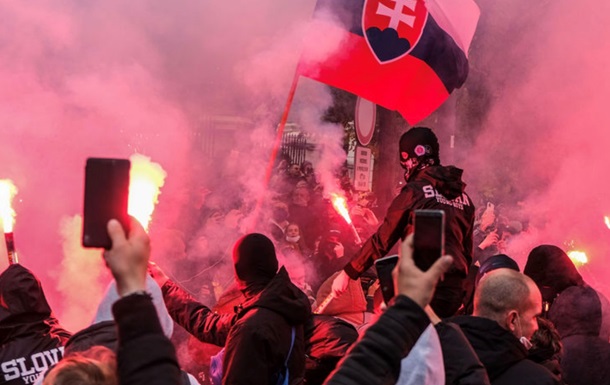 У Братиславі протестували проти карантинних обмежень