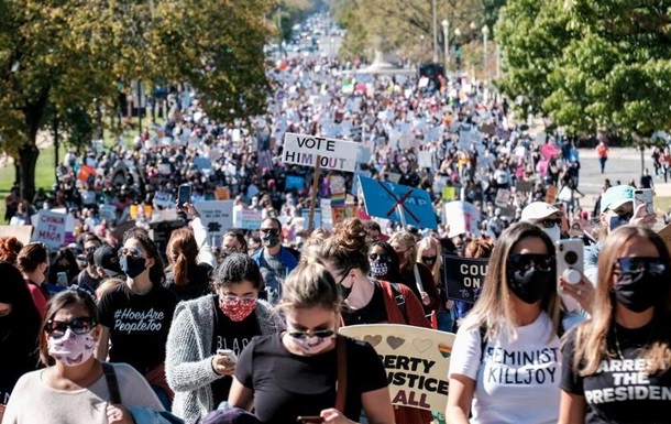 Десятки тисяч протестували у США проти Трампа та за права жінок