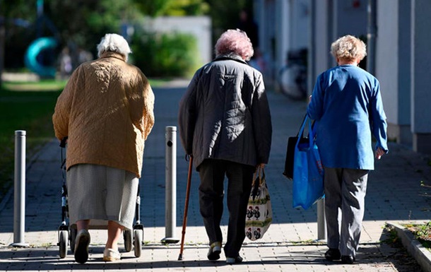 Три чверті жертв COVID-19 в Україні - пенсіонери