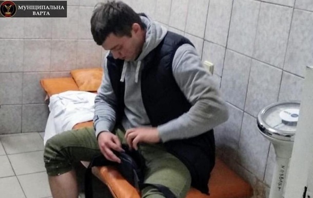 Буйний пацієнт у київській лікарні ледь не вбив лікаря
