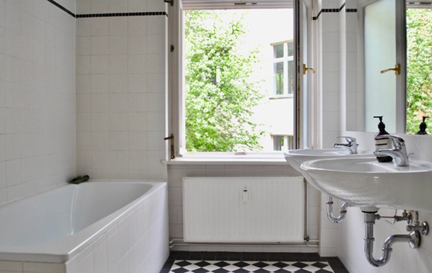 В Берлине предлагают арендовать для жилья ванную комнату