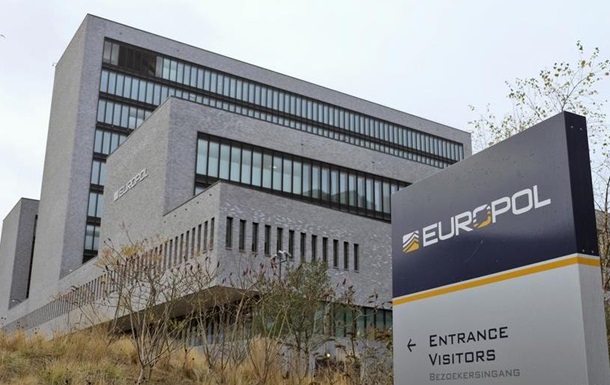Європол розшукує 18 найнебезпечніших педофілів і ґвалтівників