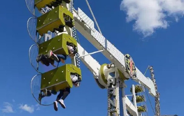 Австралійка впала з 30-метрової висоти на екстремальному атракціоні