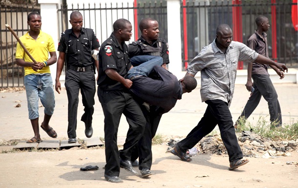 У Нігерії заарештовано понад 800 учасників погромів