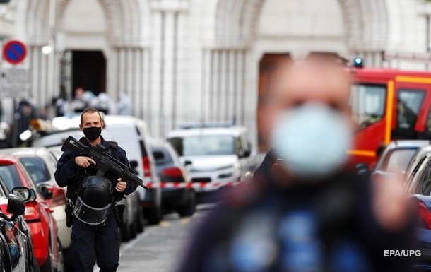 СМИ назвали исполнителя теракта в Ницце