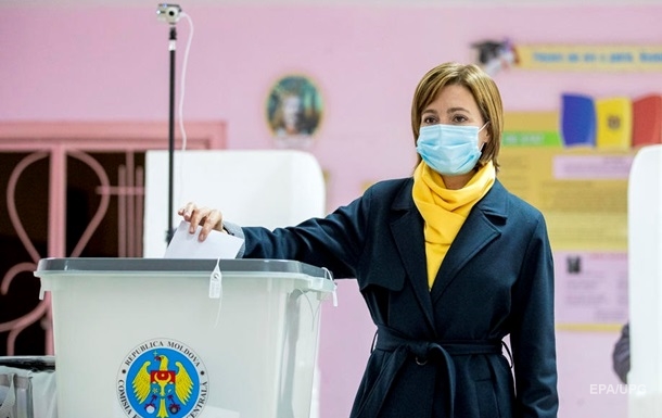 Санду обігнала Додона на виборах у Молдові