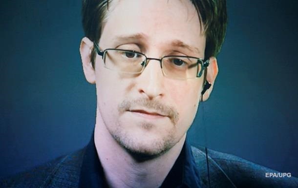 Сноуден подает заявление на получение гражданства РФ
