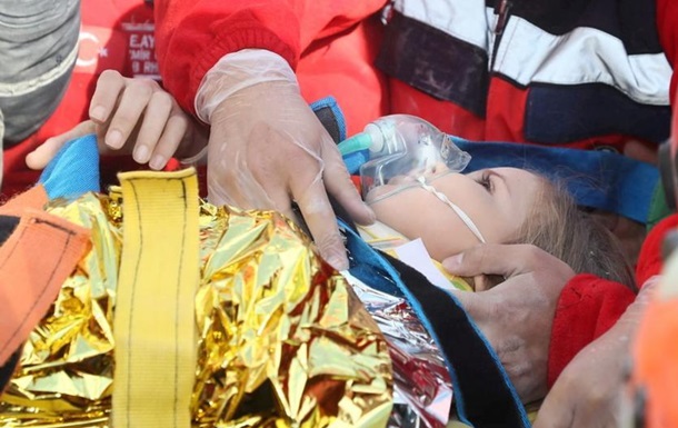 Землетрус у Туреччині: після майже 90 годин знайшли ще одну вцілілу дитину