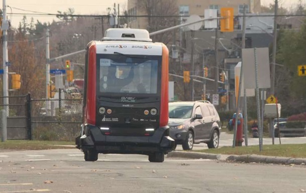 У Канаді випробовують безпілотні міські автобуси