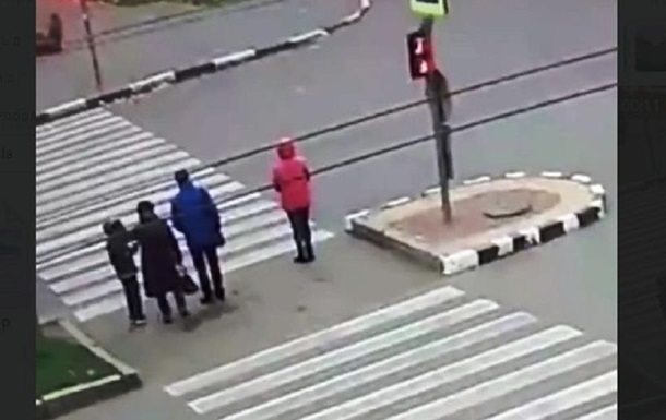 ДТП в Харькове: водитель  снес  людей на островке безопасности