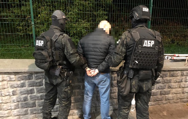 В Киеве задержали полицейских на вымогательстве 250 тысяч