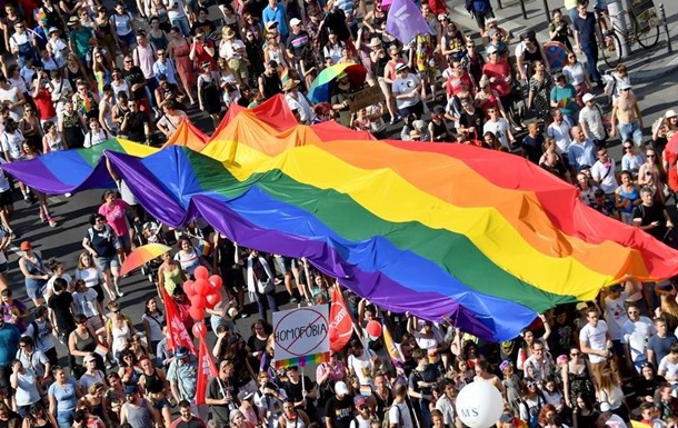 Єврокомісія пропонує посилити захист прав ЛГБТІ-спільноти