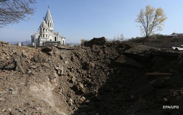 Азербайджан ввів комендантську годину на території Карабаху