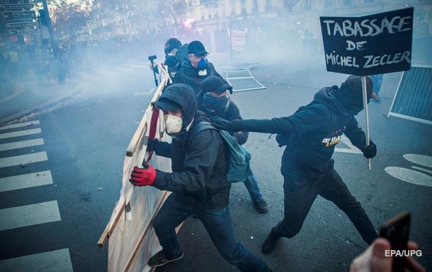 По всій Франції пройшли масові протести проти обмежень свободи преси