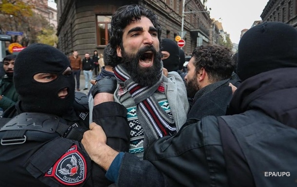 В Єревані знову протестують проти Пашиняна