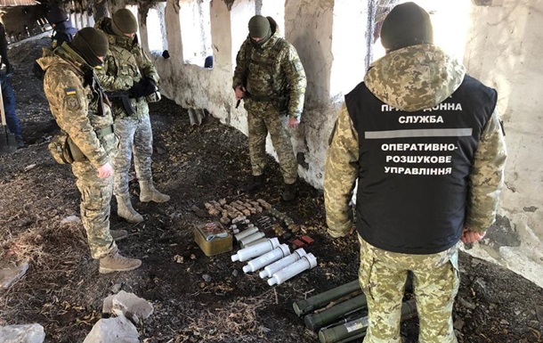 На Донбасі виявили схрон з боєприпасами