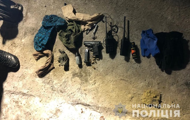 Під Києвом по поліцейських кинули гранатою і відкрили стрілянину