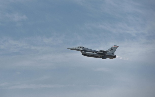 В США потерпел крушение истребитель F-16