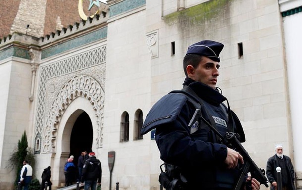Заборона на довідки про цноту: як Франція бореться з ісламізмом