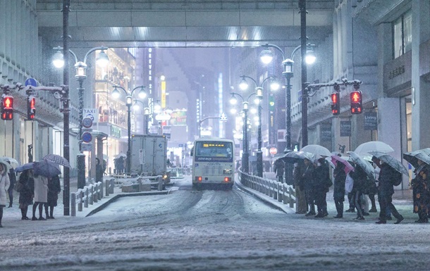В Японії пройшов снігопад, десятки постраждалих