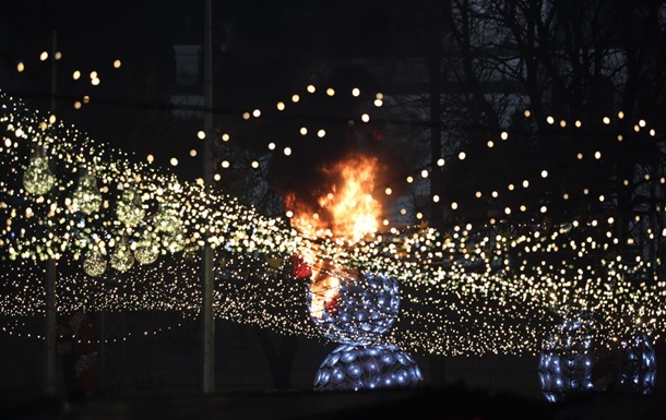 В Киеве во время открытия главной елки загорелась гирлянда
