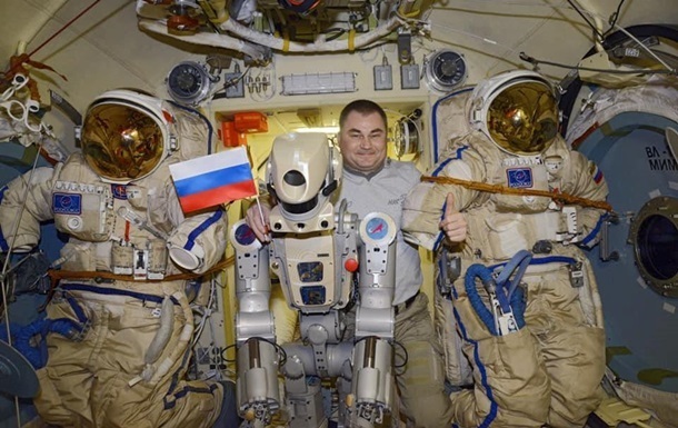 В России нашли связь между трещиной на МКС и роботом Федором