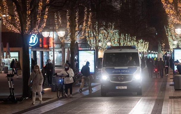 Німецька поліція радить не поспішати виказувати сусідів на Різдво