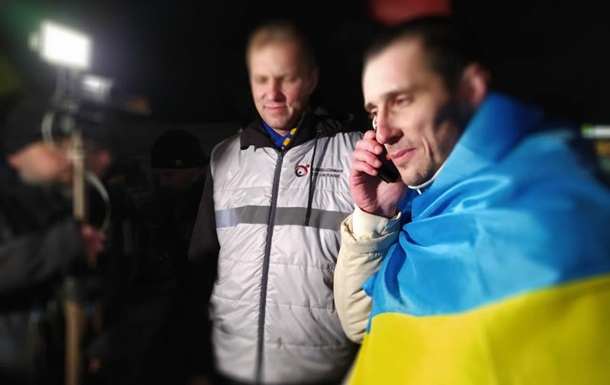 Політв язень Шумков повернувся в Україну