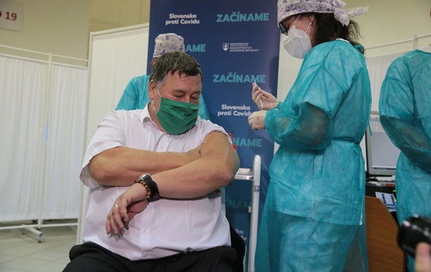 Третя країна ЄС почала вакцинацію від коронавірусу