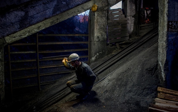 При обвале на шахте в Луганской области погиб горняк