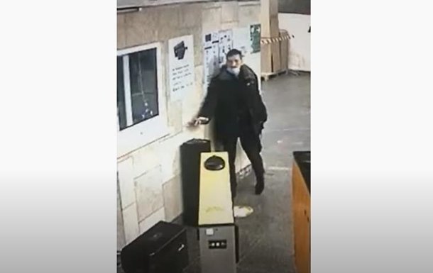 У Києві чоловік вдарив головою співробітницю метро