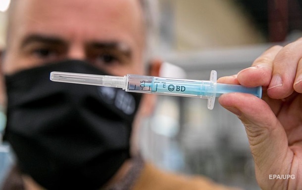 В Іспанії відмовників від COVID-вакцини візьмуть на облік