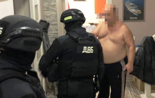 Київських копів затримали за організацію банди  домушників 