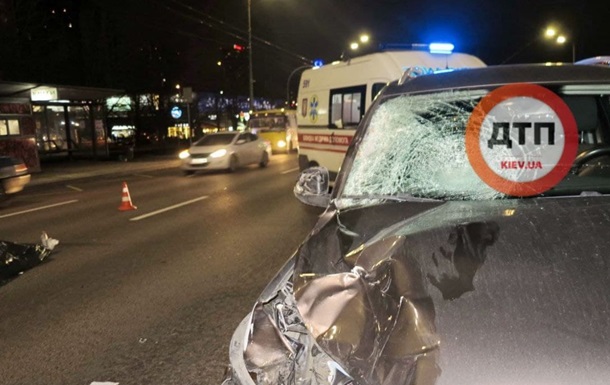 У Києві авто на смерть збило людину на пішохідному переході