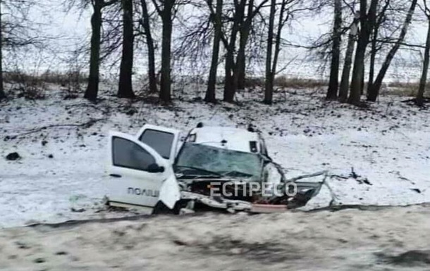 Поліцейські на Сумщині протаранили автовоз