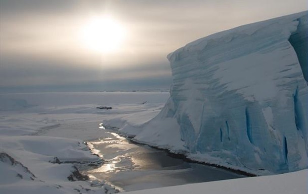 В Антарктиді відколовся шматок льодовика