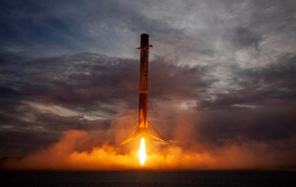 SpaceX запустила ракету-носій з турецьким супутником зв язку