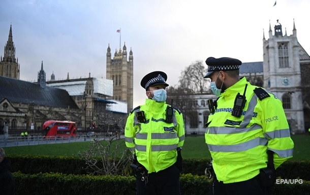 У Лондоні за кермо швидких сіли поліцейські і вогнеборці