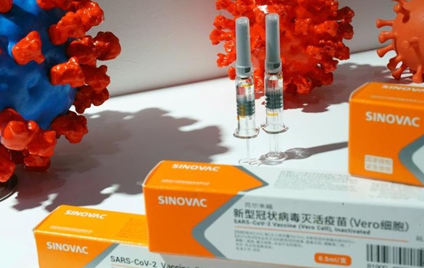 Китайська вакцина CoronaVac: що колотимуть українцям
