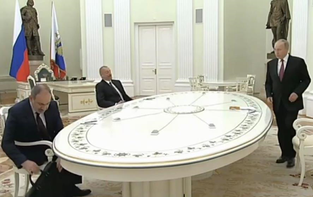 Пашинян і Алієв у Кремлі не подали один одному руки